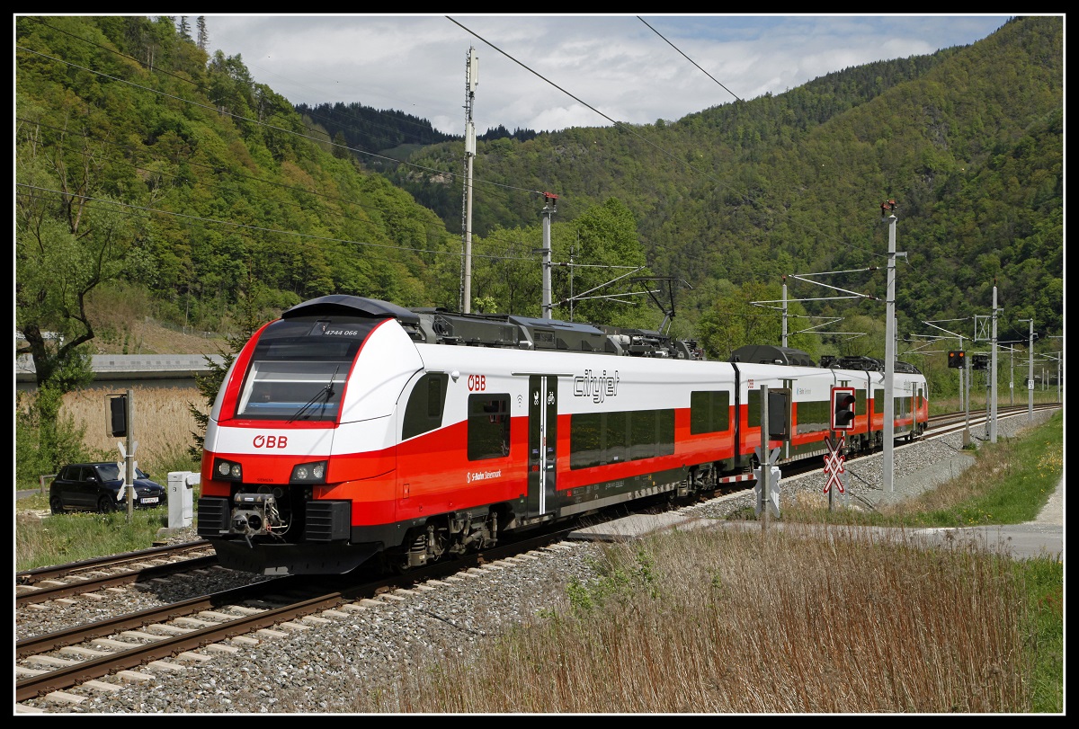 4744 066 als S1 zwischen Bruck-Mur und Pernegg am 4.05.2020.