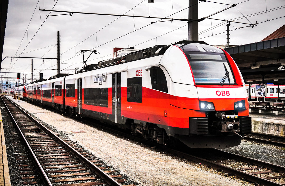 4746 023 steht am 18.3.2018, abgestellt in Villach Hbf.