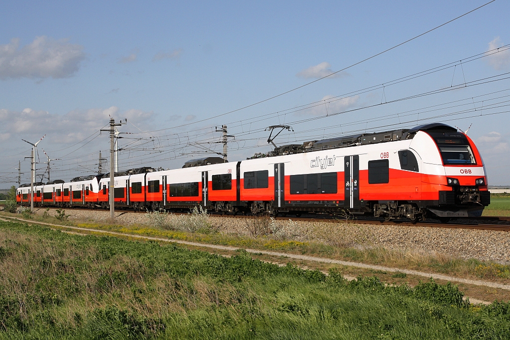 4746 076-0 am 24.April 2019 als S2-Zug 29695 (Mistelbach - Mödling) bei der Haltestelle Seyring.