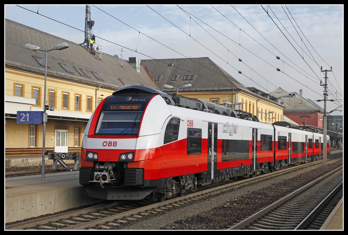 4746 534 fährt am 18.12.2018 in Klagenfurt Hbf. vom Bahnsteig 1 aus.
