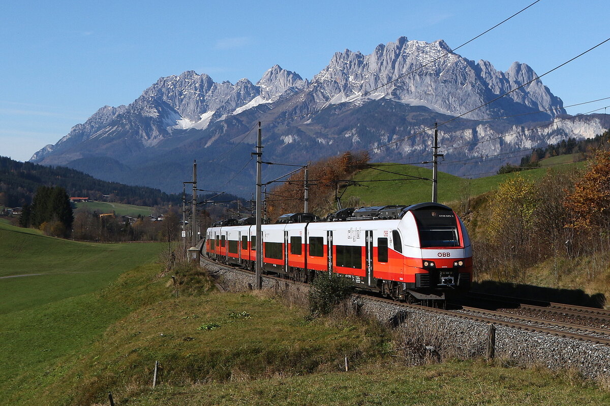 4748 045 war am 5. November 2025 bei Fieberbrunn in Richtung Hochfilzen unterwegs.