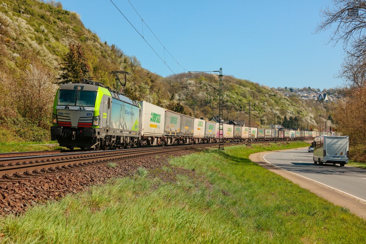 475 411 bls cargo mit Ambrogio-KLV in Erpel, April 2025.