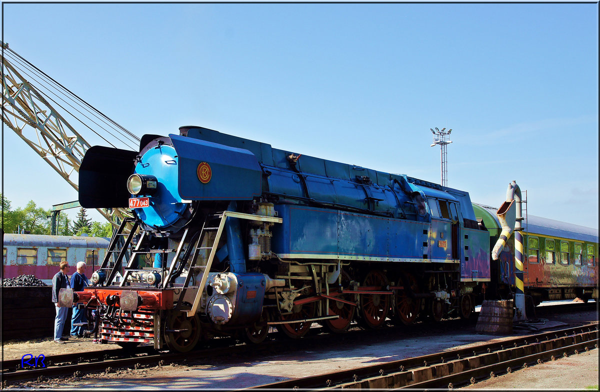 477 043 zum ersten Dampflok-Wochenende im Museum der ČD Lužná u Rakovníka. Aufgenommen am 14.05.2016.