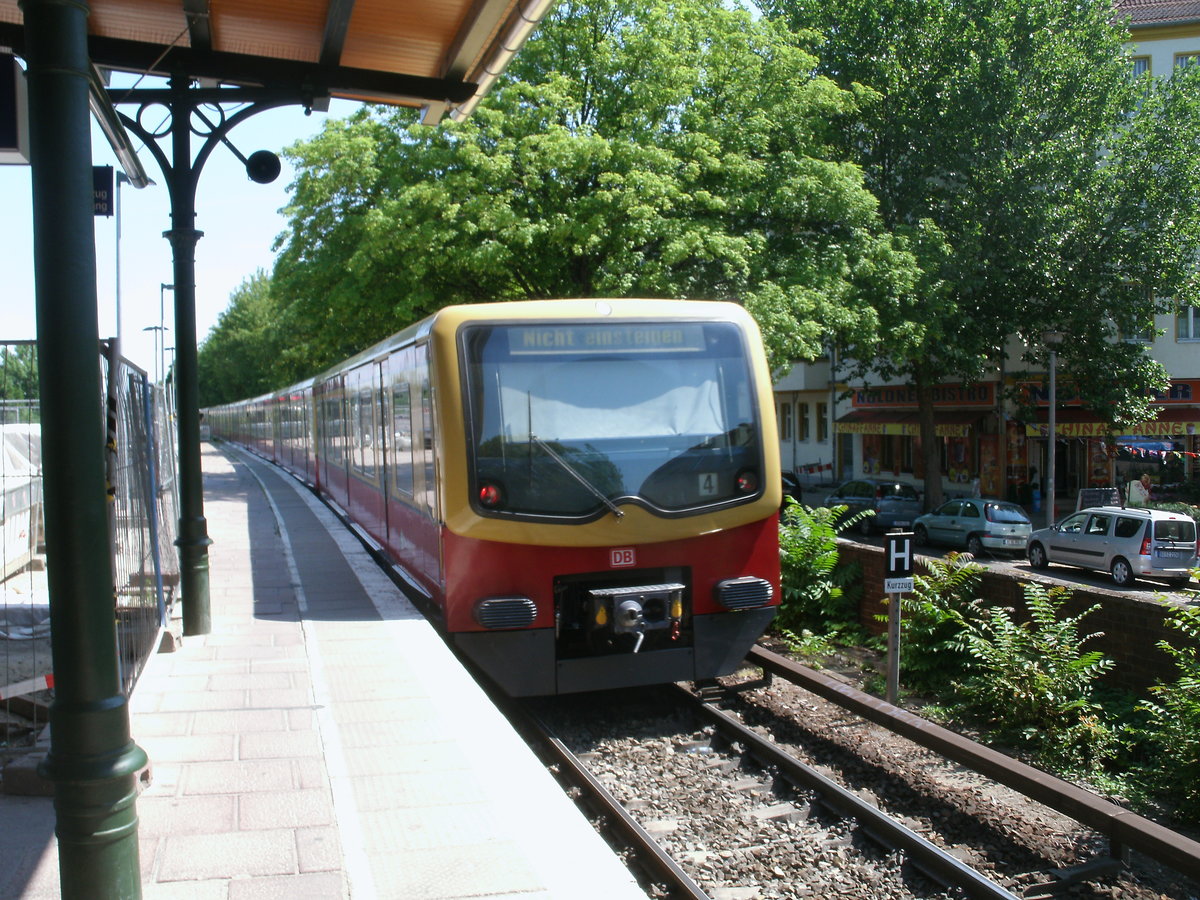 481 049 bei der Ausfahrt,am 12.Juni 2011,aus Berlin Nöldnerplatz.