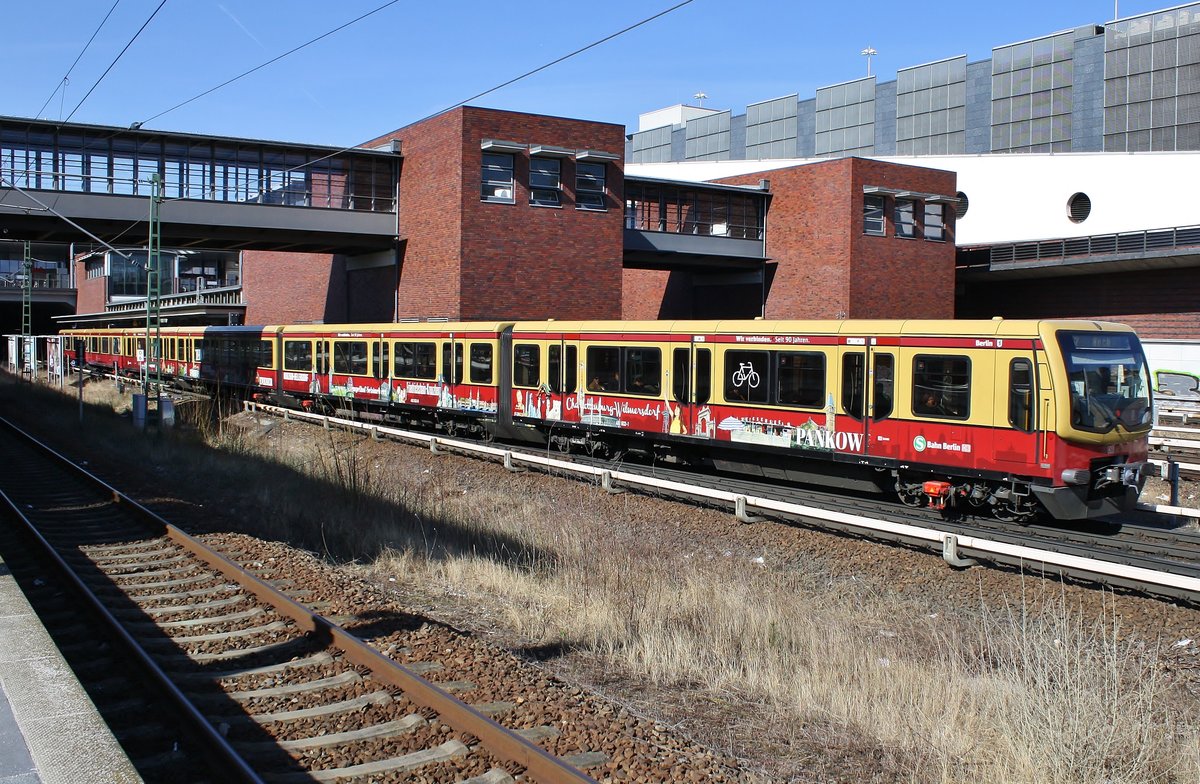 481 602-1  Berlin  macht sich am 18.3.2018 als S2 von Berlin-Marienfelde nach Berlin-Buch in Berlin Gesundbrunnen auf den Weg.