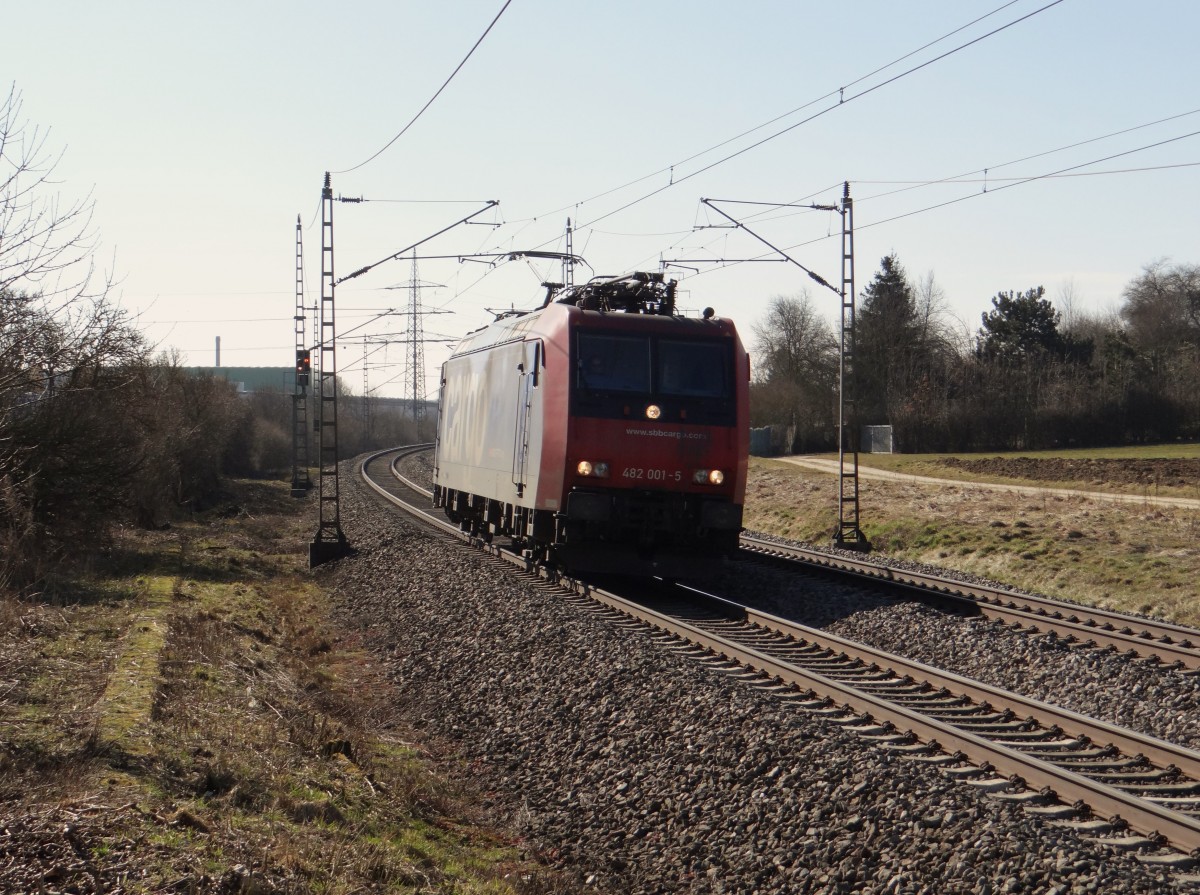482 001-5 fuhr am 09.03.15 durch Neu-Ulm.