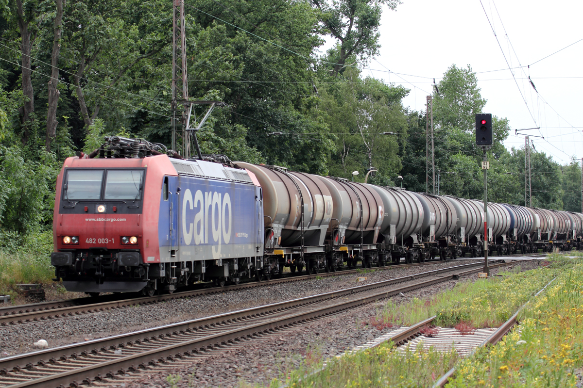 482 003-1 durchfährt Ratingen-Lintorf 7.7.2015
