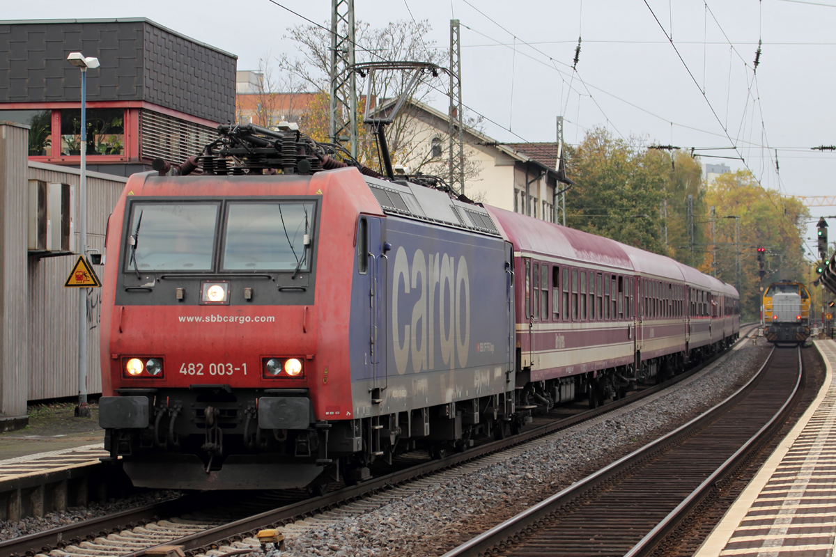 482 003-1 vor einem Säuferzug in Bonn-Beuel 25.10.2014