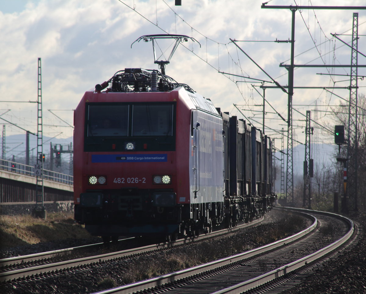 482 026-2 von SBB Cargo International bei Porz Wahn.

Porz Wahn, 05. Januar 2017