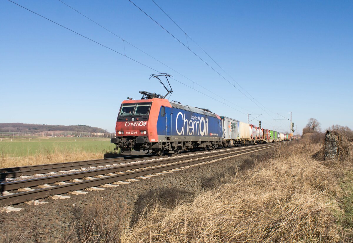 482 028-8 bei Friedland am 09.03.2022.