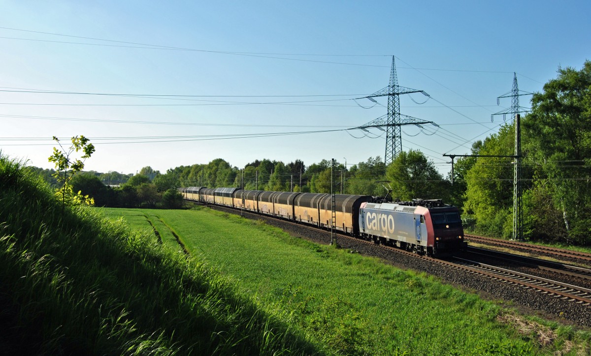 482 031-2 fuhr am 15.05.2015 mit einem ARS-Altmann durch Langwedel.