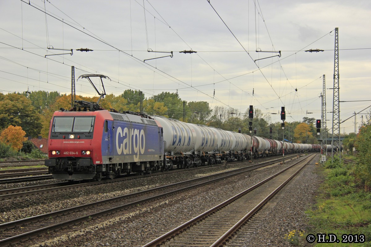 482 034-6 SBB Cargo mit Kesselzug in Oberhausen Osterfeld S�d, Oktober 2013.