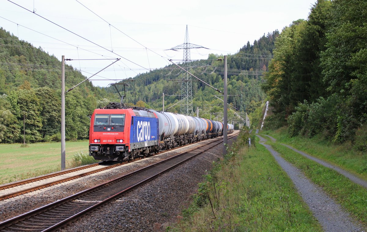 482 036-1 mit einem Kesselzug zu sehen am 11.09.18 bei Oberloquitz. Gruß an den Tf zurück!