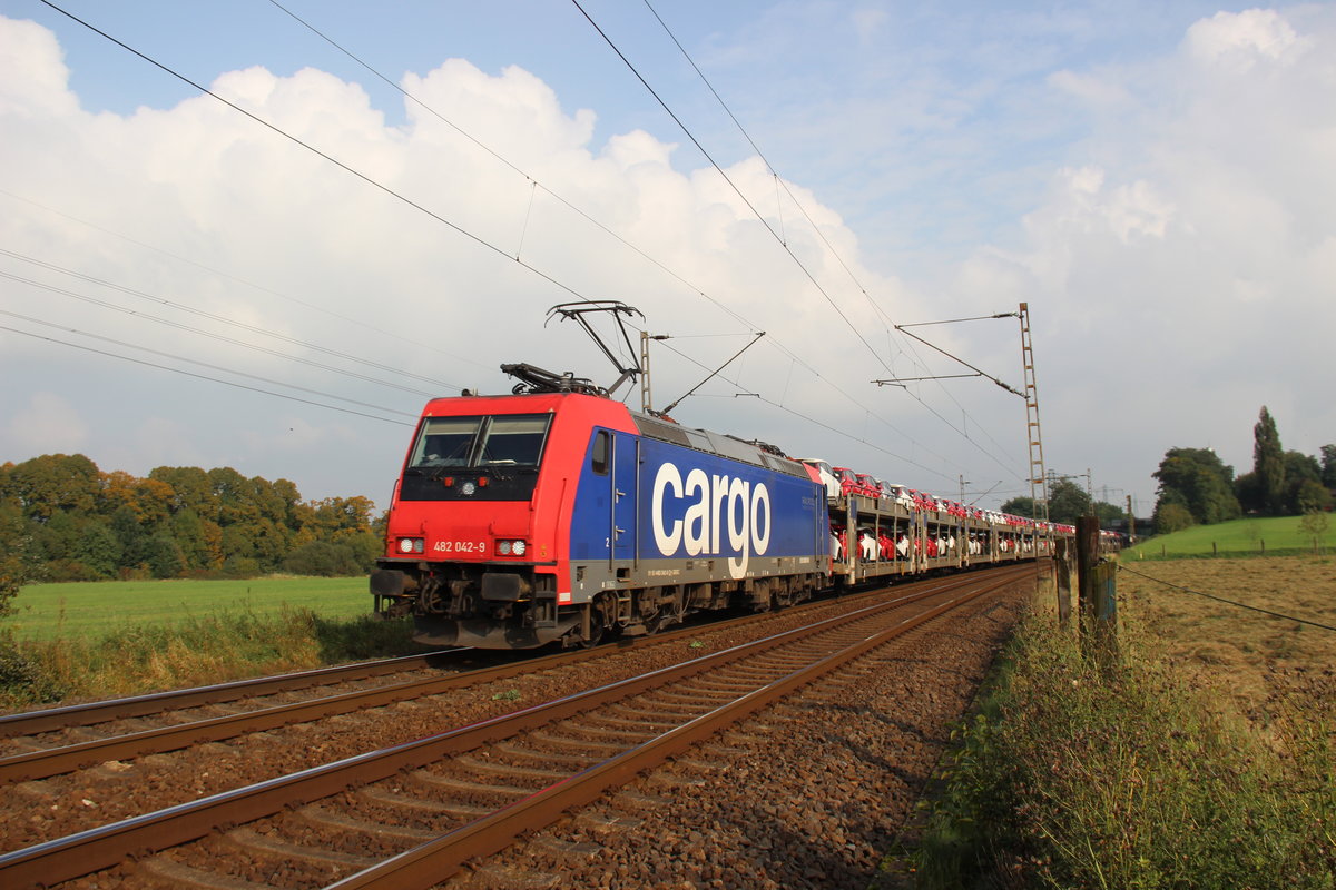 482 042 mit Autozug auf der Hamm-Osterfelder unterwegs in Richtung Rheinhausen am 23.9.17