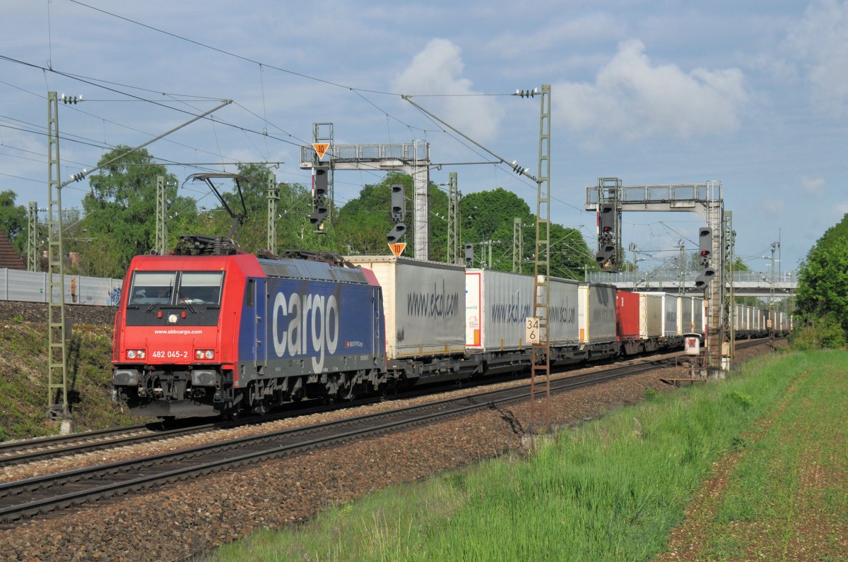 482 045 am 10.05.14 bei der Ausfahrt München-Trudering