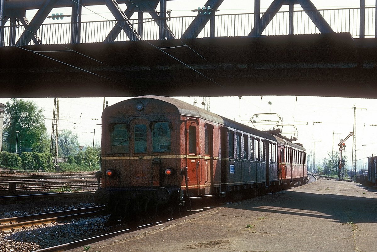 485 005 + 885 702   Weil ( Rhein )  01.05.75