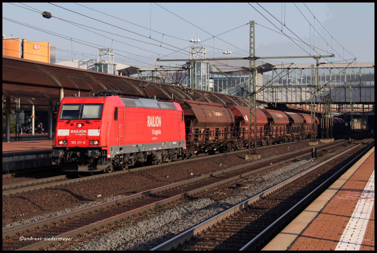 4x 185er in Kassel-Wilhelmshöhe: hier die 185 311-8 von Railion (23.4.2015).