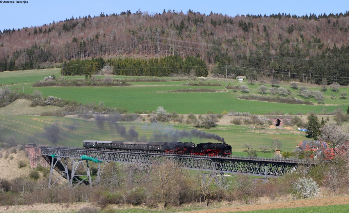 50 3501 und 52 7596 mit dem Pz nach Zollhaus-Blumberg in Epfenhofen 19.4.15