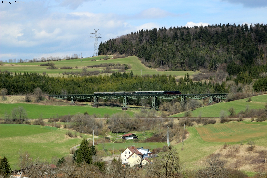 50 3501 auf dem Besenbachviadukt, hier in seiner vollen Breite, 12.07.2015
