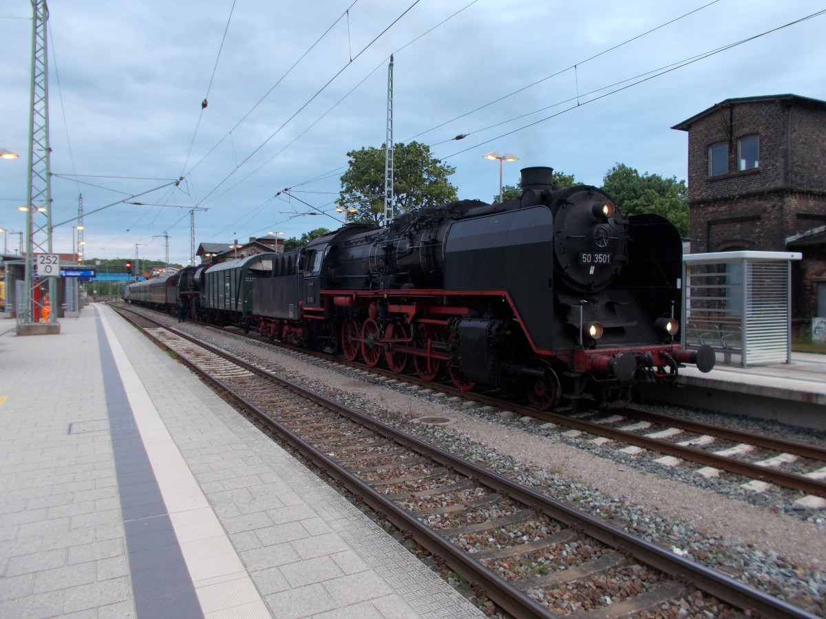 50 3501,am 31.Mai 2015 nachdem Ende des diesjährigen Bahnhofsfestes in Putbus,auf Heimfahrt beim Zwischenstop in Bergen/Rügen.