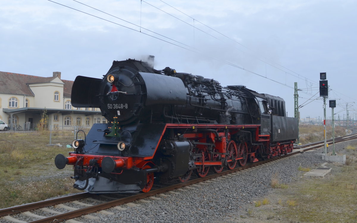 50 3648-8 des(SEM - Sächisches Eisenbahnmuseum Chemnitz)  Bringt den Weihnachtsmann  in Leipzig Hbf. 02.12.2017