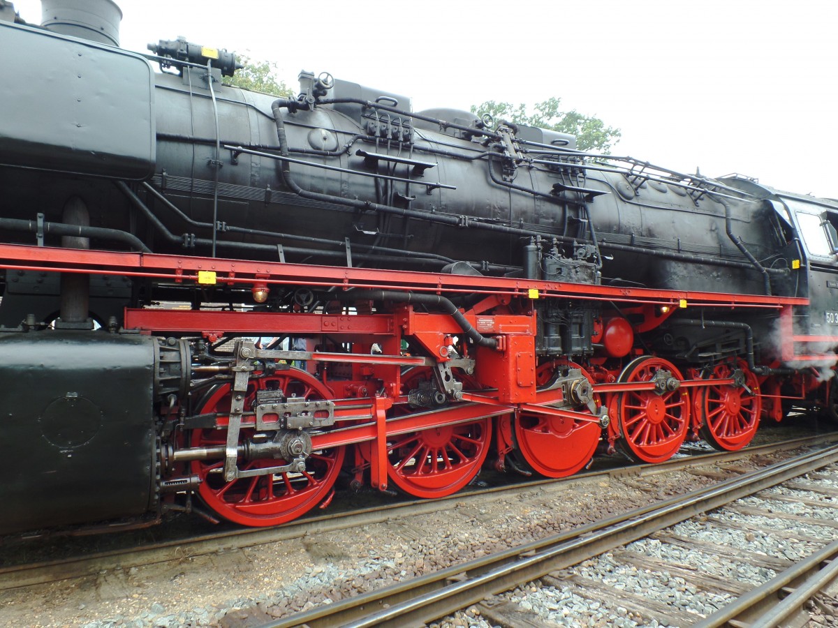 50 3654-6, Treibräder, 1942 bei Berliner Maschinenbau gebaut / in Beekbergen am 6.9.2014 beim großen Eisenbahn-Spektakel  „Terug naar Toen - Zurück nach Damals“ der Museumseisenbahn VSM in Beekbergen / NL,

