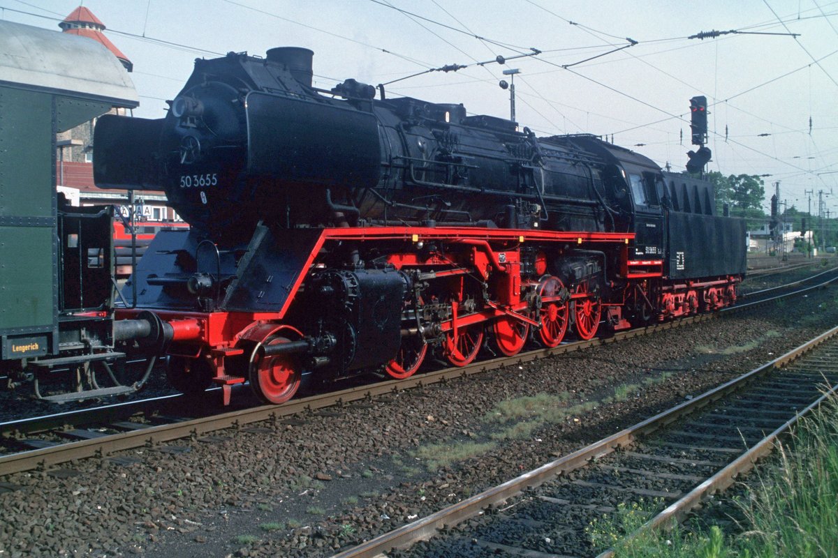50 3655 der ET (Eisenbahn-Tradition, Lengerich) mit Sonderzug anläßlich des Dampflokfestes (Osnabrück Hbf, 01.09.20002; digitalisiertes Dia.
