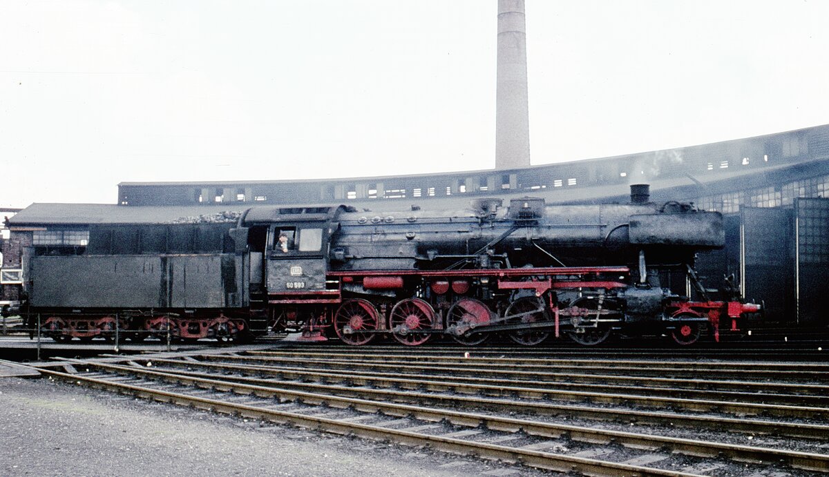 50 593    rollt von der Drehscheibe