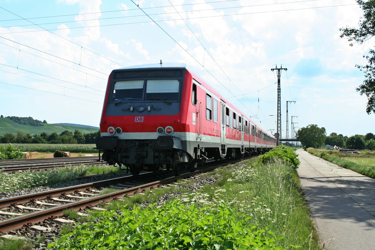 50 80 80-35 154-9 mit einer RB nach Neuenburg (Baden) am Nachmittag des 03.08.13 beim befahren des Gleis 13 in Mllheim (Baden).