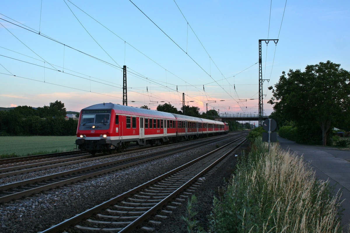 50 80 80-35 156-4 an der Spitze einer RB von Schliengen nach Offenburg am Abend des 13.06.14 in M�llheim (Baden).