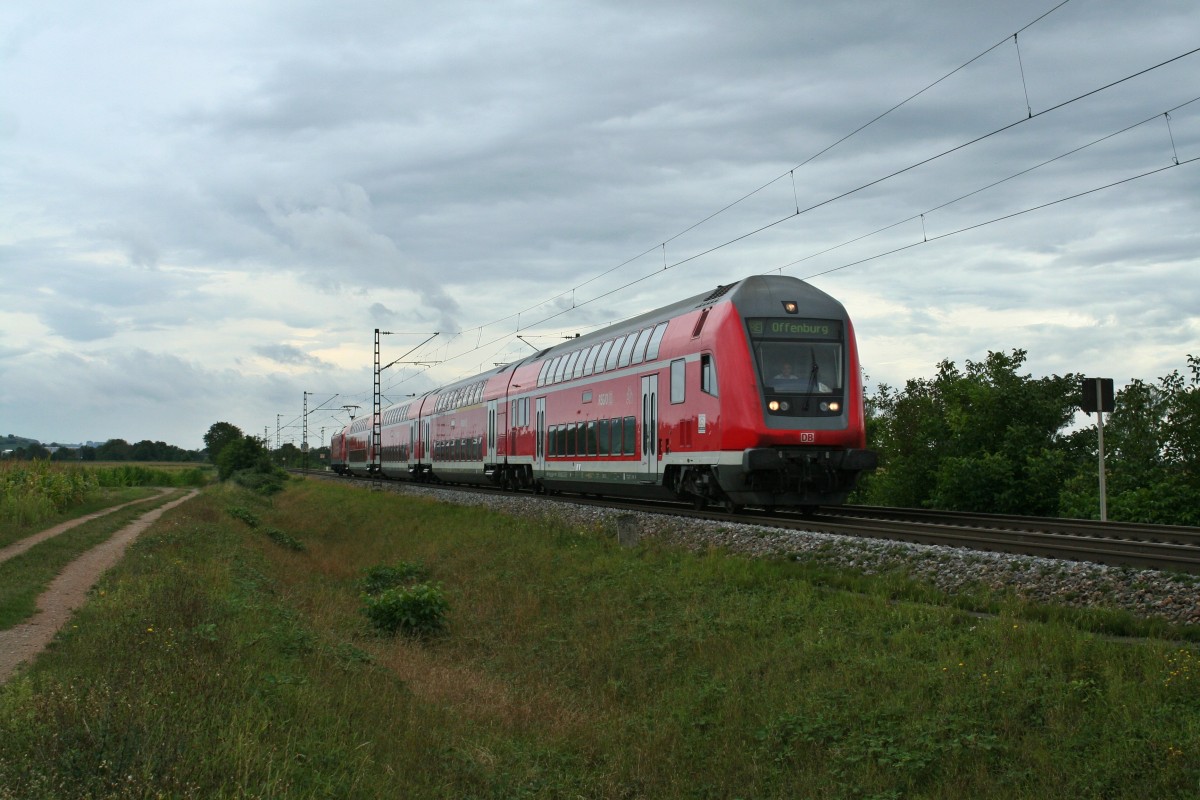 50 80 86-35 066-9 an der Spitze eines RE's von Basel nach Offenburg am Nachmittag des 14.09.13 westlich von Hgelheim.
Gre an den Lokfhrer!