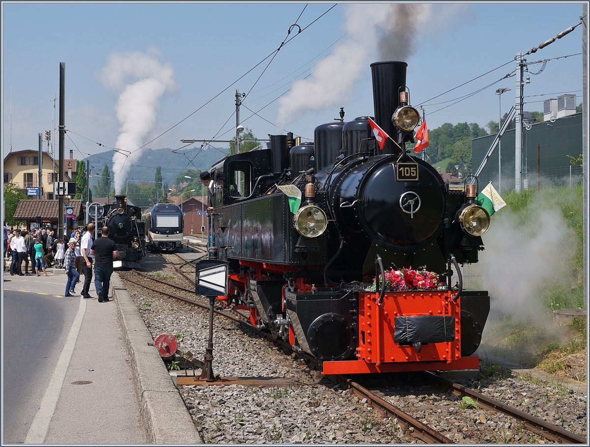 50 Jahre Blonay - Chamby - Die festlich geschmückte Blonay-Chamby G 2x 2/2 105 rangiert in Blonay, um den Eröffnungszug zum 50 Jahre Jubiläum zu übernehmen. 

4. Mai 2018