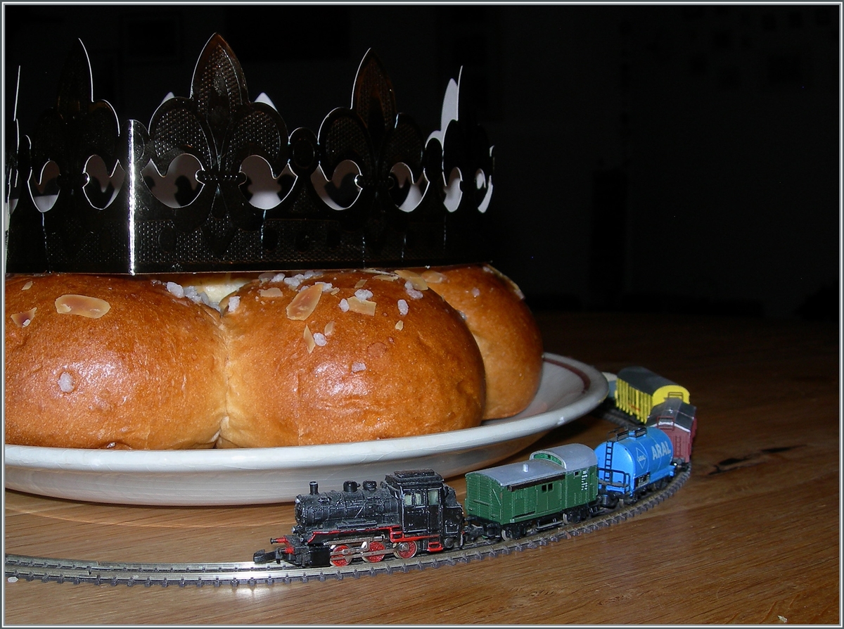 50 Jahre Märklin Mini Club (1972 - 2022) Gerade wegen ihrer  Grösse  ist die märklin mini club Z Spur im Massstab 1:220 die Königsklasse - denn nicht die Masse sondern die Genialität kürt hier die die kleine Bahn. In diesem Sinne ein frohes Fest der  Weisen aus dem Morgenland  für morgen. 

5. Januar 2022