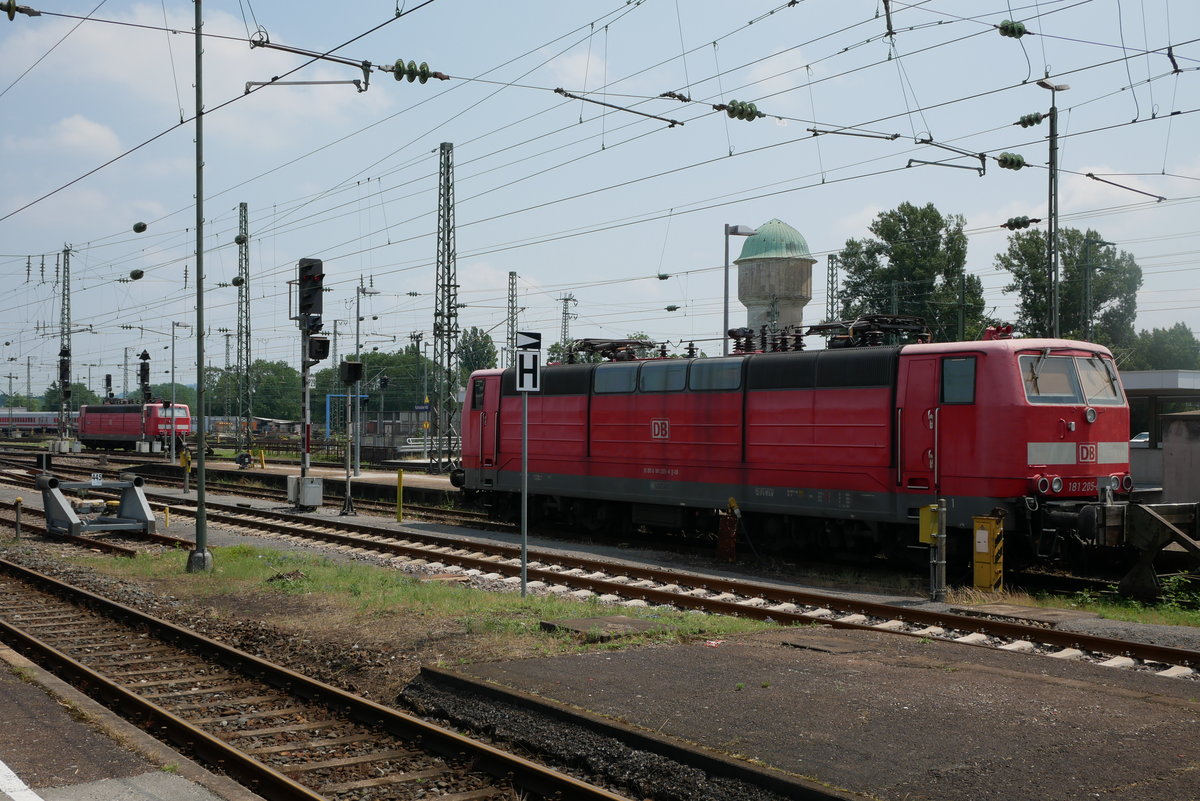 50% der noch betriebsfähigen 181er (181 205 und 181 213) am 9.6.18 in Karlsruhe.