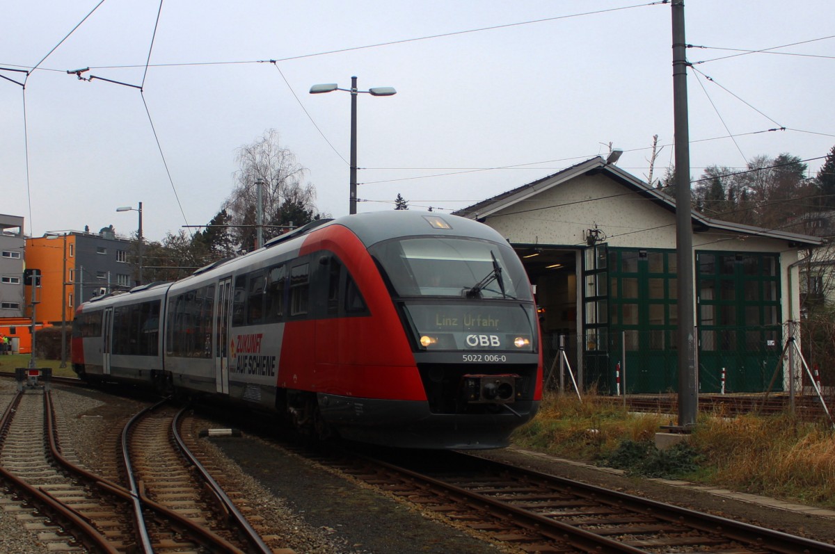 5022 006 als R3119 von Rottenegg (Rog) nach Linz Urfahr (Uf), hier bei der Einfahrt in den Endbahnhof; am 26.02.2014
