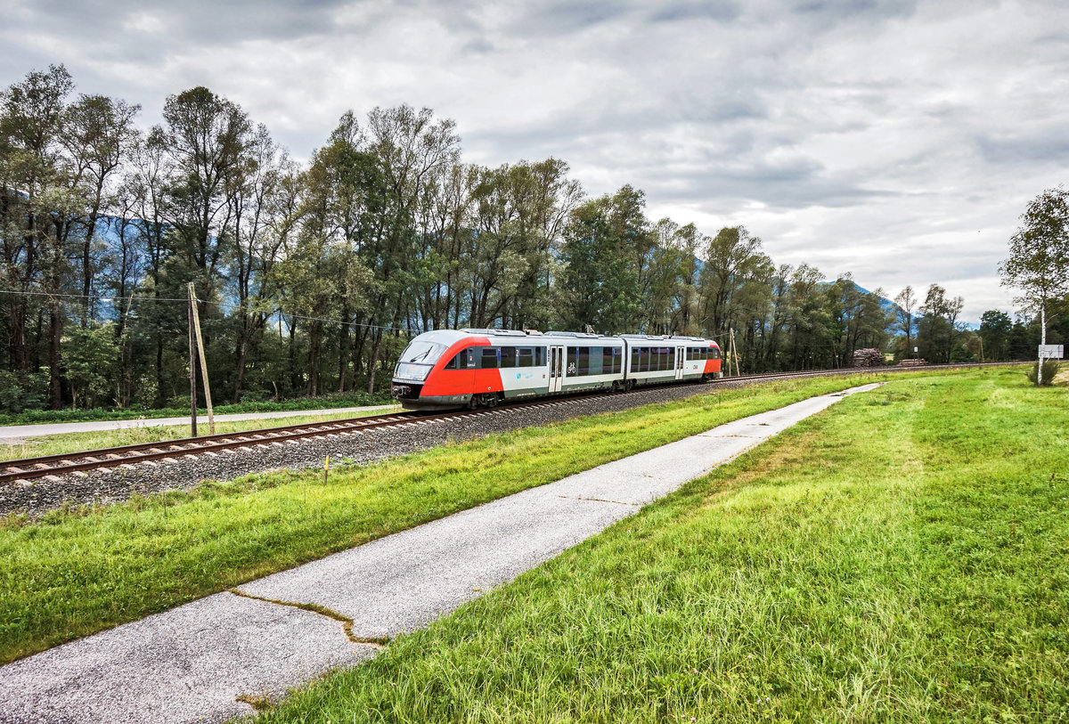 5022 026-6  Rosental  fährt als S4 4818 (Hermagor - Villach Hbf) zwischen Emmersdorf im Gailtal und Nötsch vorüber.
Aufgenommen am 6.9.2017.