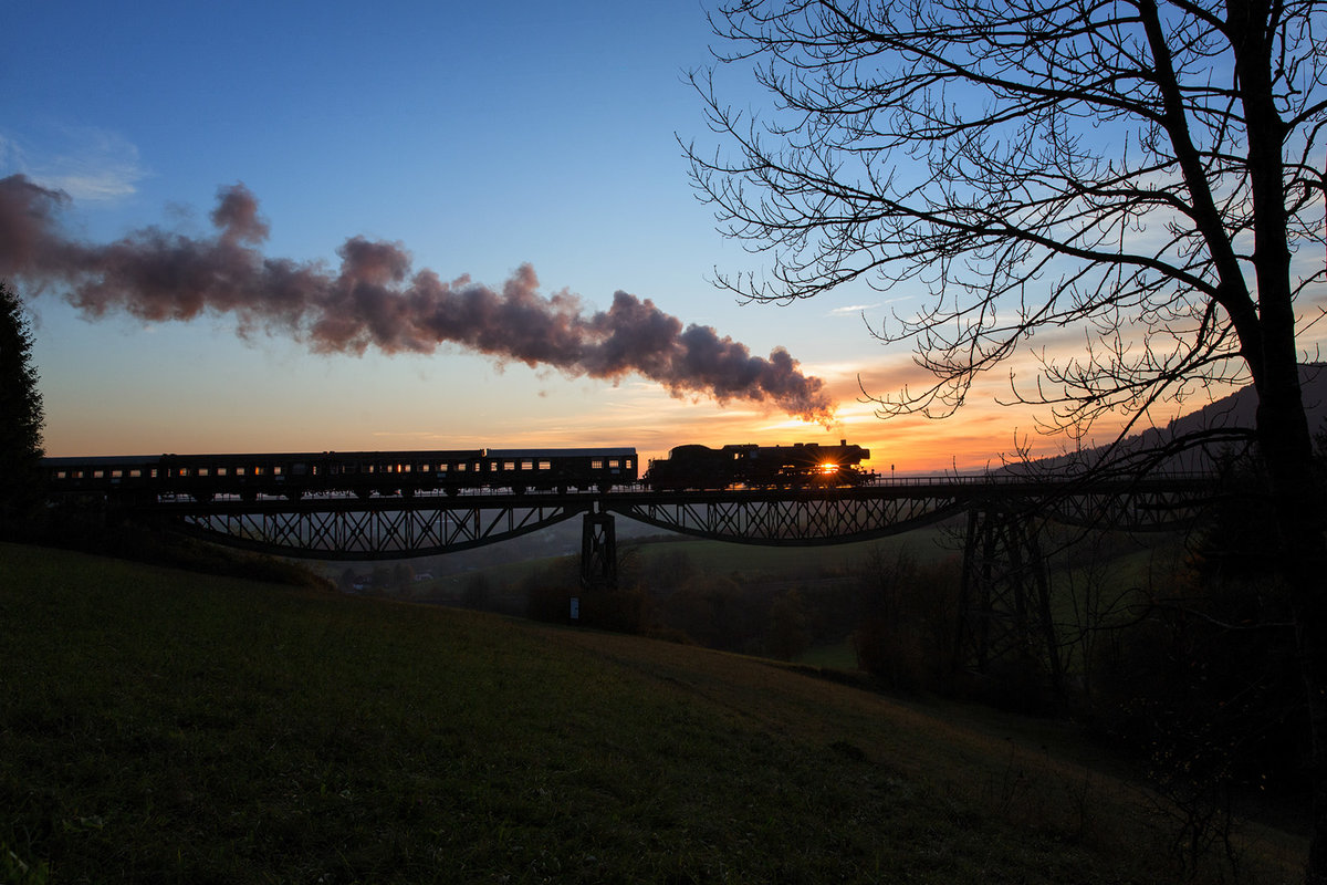 50.2998 am Biesenbachviadukt bei Sonnenuntergang. 26.10.2019