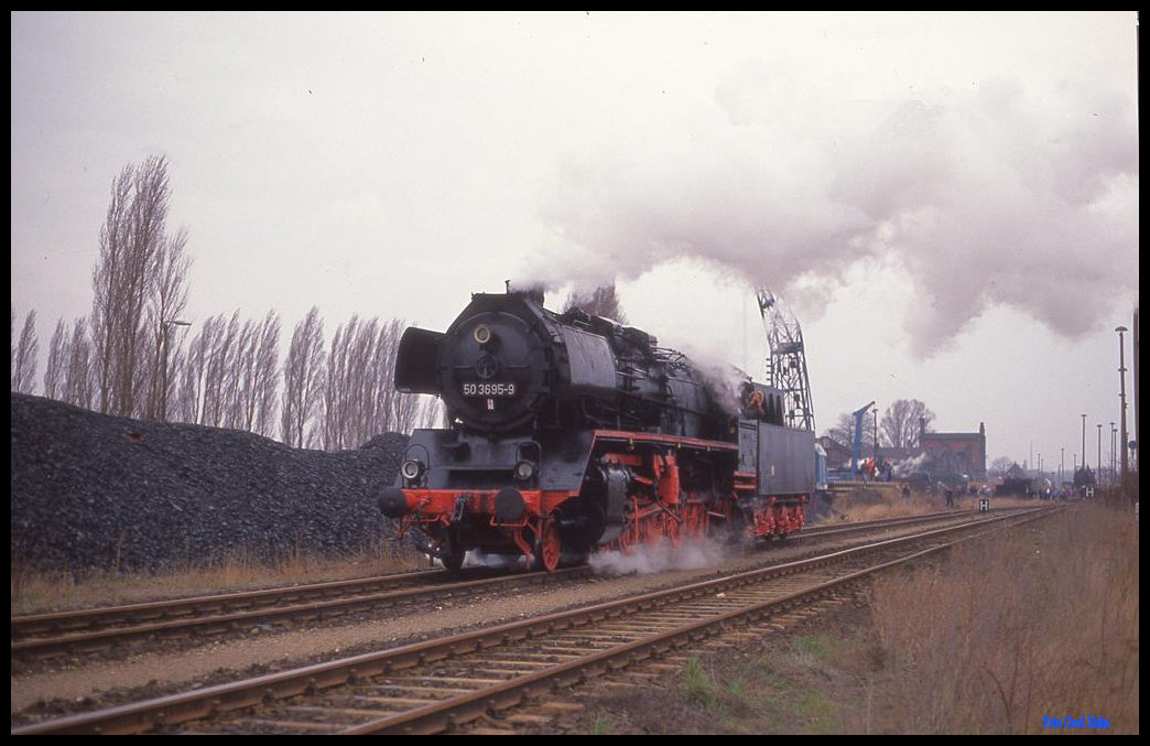 503695 machte am 21.3.1992 Führerstands Mitfahrten im BW Staßfurt.