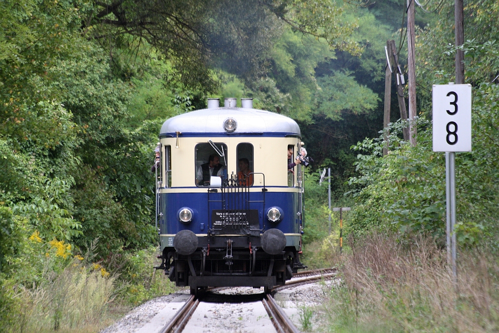 5042.14 am 15.September 2013 als Nebenfahrt 17747 von Liesing nach Waldmhle beim Km 3,8 der Kaltenleutgebner Bahn.