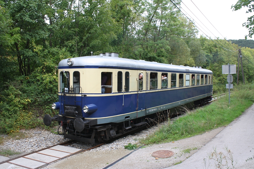 5042.14 am 15.September 2013 als Nebenfahrt 17747 von Liesing nach Waldm�hle beim Km 3,9 der Kaltenleutgebner Bahn.