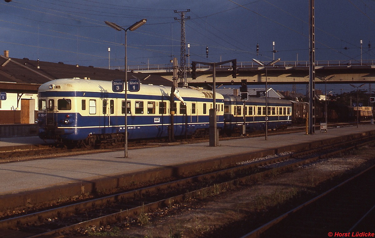 5046.210-0 im Juni 1987 im Bahnhof Wiener Neustadt