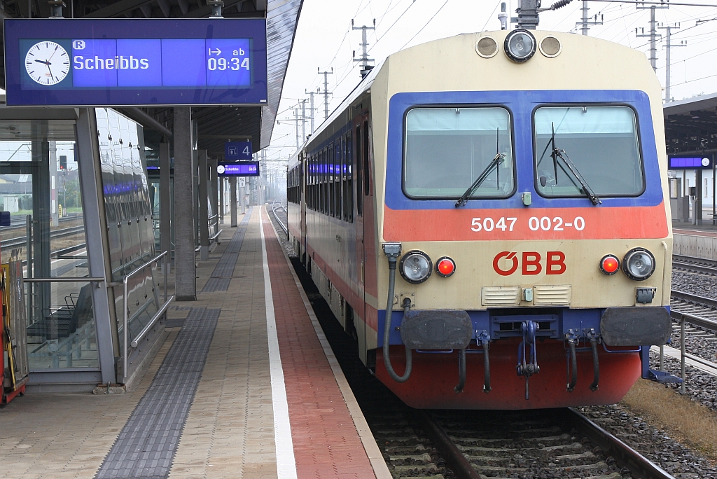 5047 002-0 als R 7008 nach Scheibbs am 21.Oktober 2017 in Pöchlarn.