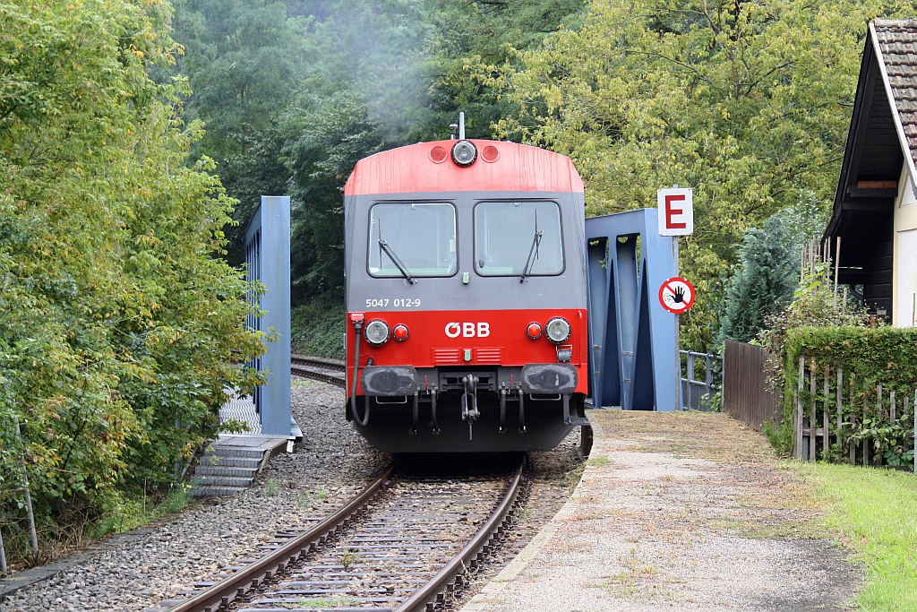 5047 012-9 als R6232 verlässt am 30.August 2014 den Bf. Rosenburg.