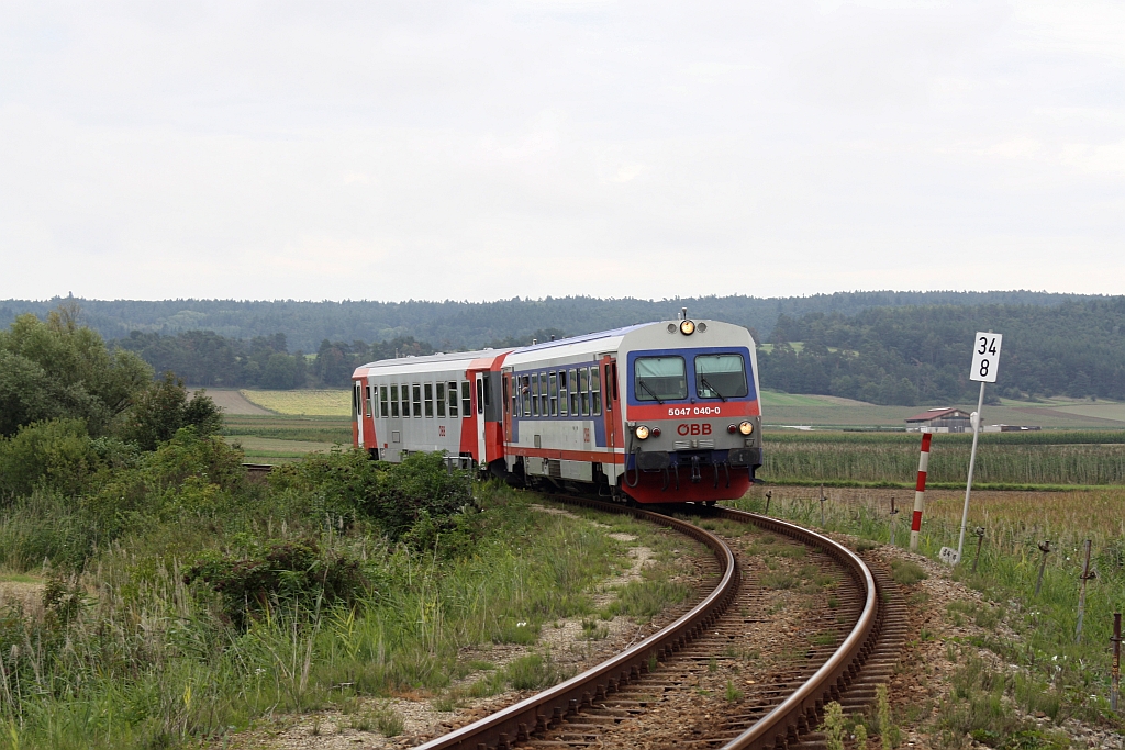 5047 040-0 und 5047 009-5 als R6328 am 30.August 2014 kurz vor dem Bf. Horn.