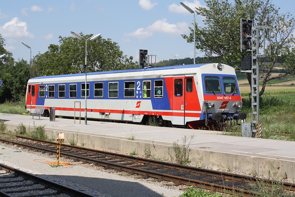 5047 057-4 am 02.August 2014 als R 7231 von Obersdorf nach Gänserndorf im Bf. Groß Schweinbarth.