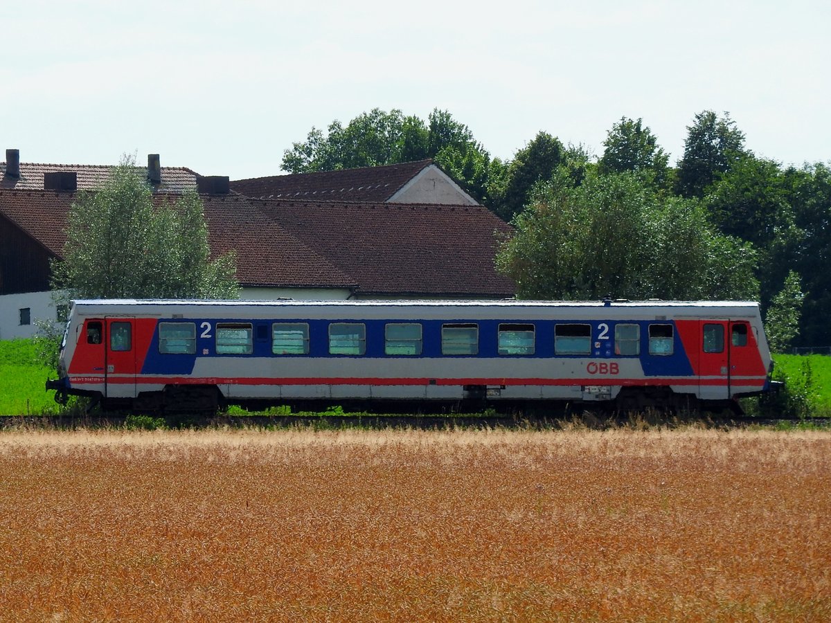 5047 075-6 als R3479 bei sommerlicher Hitze, entlang landwirtschaftlicher Umgebung im Bereich der Hausruckbahn; 170709