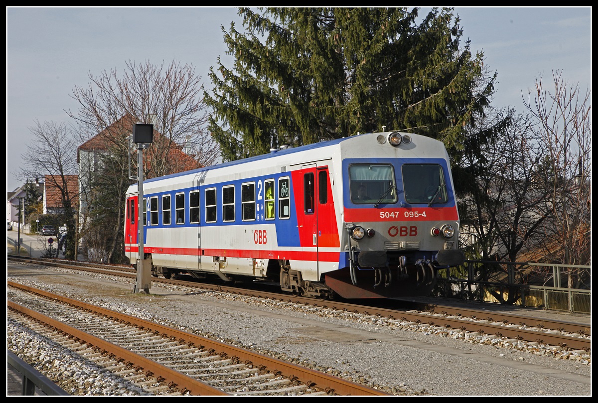 5047 095 fährt am 6.03.2019 in den Bahnhof Bad Sauerbrunn ein.