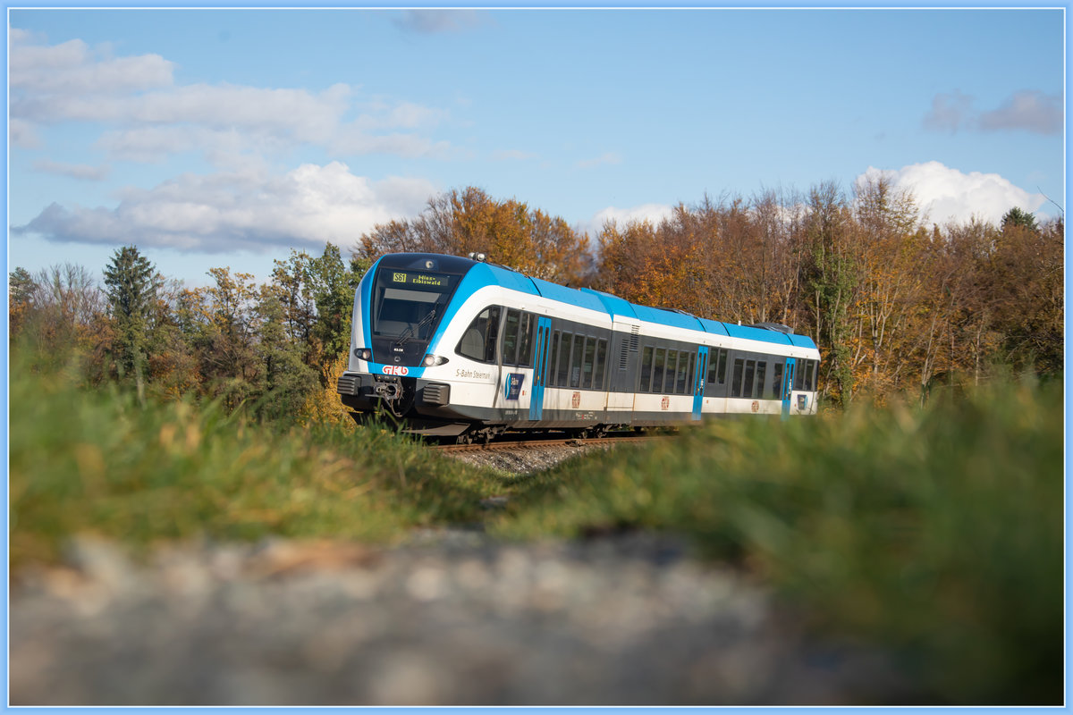 5063.08 auf dem Weg nach Wies Eibiswald. 
An diesem wechselhaften 7.November 2019 zeigt sich der Herbst wieder teilweise von seiner schönen Seite. 