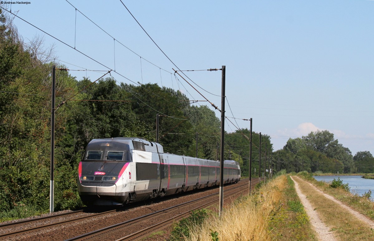 509 als TGV 2358 (Straßbourg-Paris Est) bei Steinbourg 5.8.15