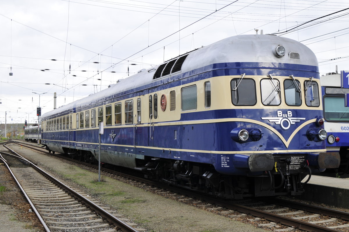 5145.011 Abfahrbereit als Sr 17248 nach Drosendorf im Bhf Retz am 29.10.16